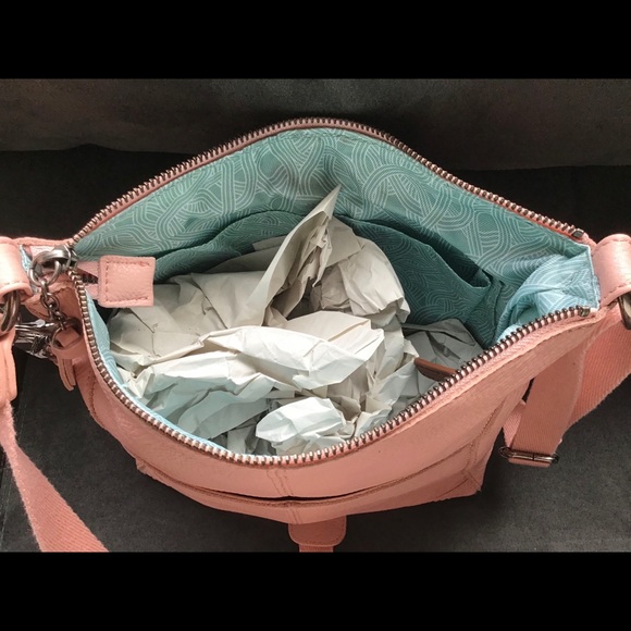 SOLD🚫THE SAK LUCIA PETAL PINK CROSSBODY BAG. - Picture 15 of 16